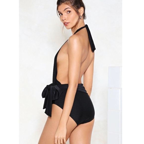 Deep plunge one piece - Picture 4 of 4